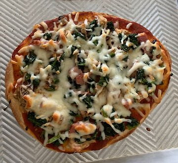 Naan bread pizza 